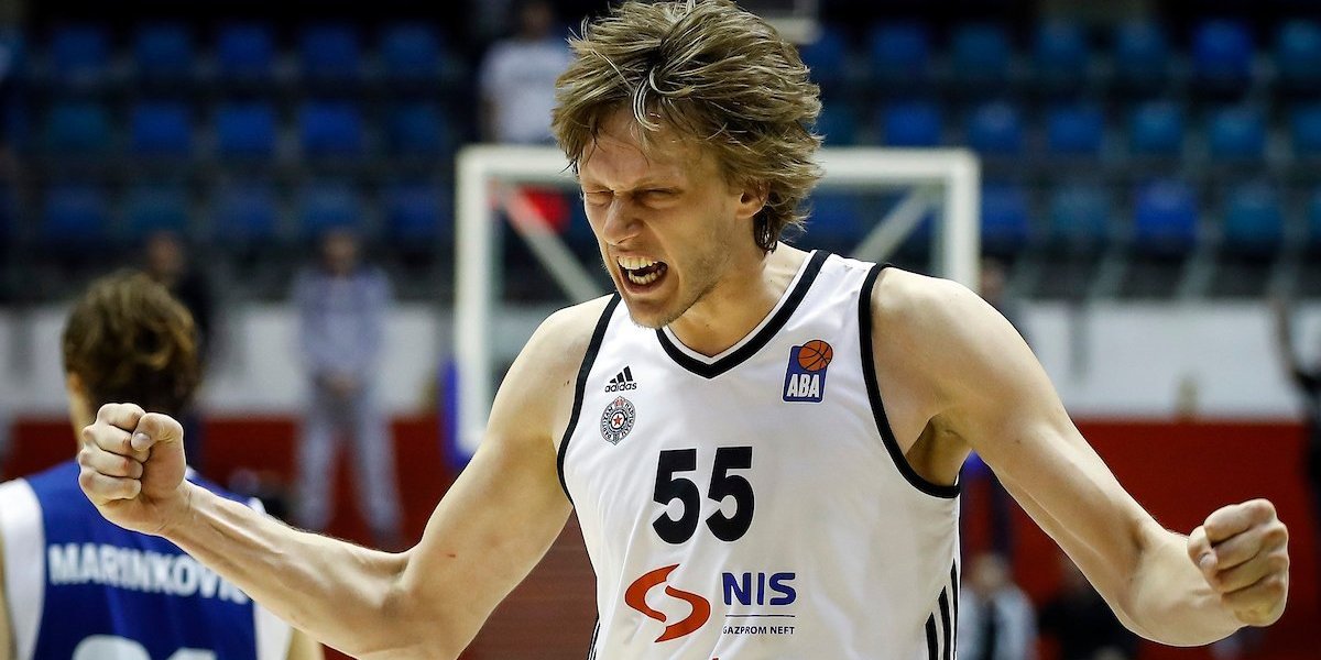 "Ubijam" 2 pakle dnevno, sipaš za "soma", ali ginulo se... Igrati za Partizan - nema ništa jače (VIDEO)