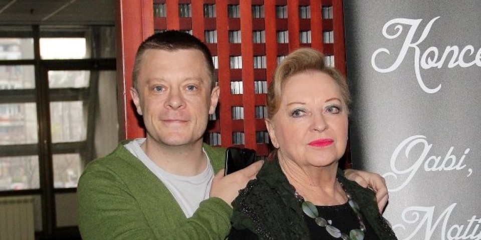 Održana komemoracija Matiji Dediću - Majka Gabi Novak utučena i nema od bola, jedva stoji na nogama