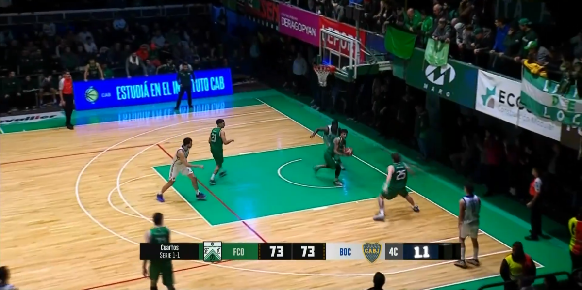 (VIDEO) Au, je l' ovo realno? Najluđi koš u istoriji, projektil preko celog terena uz zvuk sirene