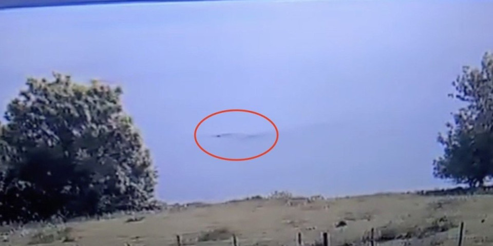 Snimljeno čudovište iz Loh Nesa? Neman izronila iz jezera - svet na nogama, prizor šokirao ljude (FOTO)