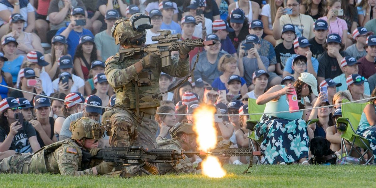 (VIDEO) Haos u Vašingtonu: Ratni veterani probili ogradu i krenuli ka Kapitolu: Usledio žestok sukob sa policijom