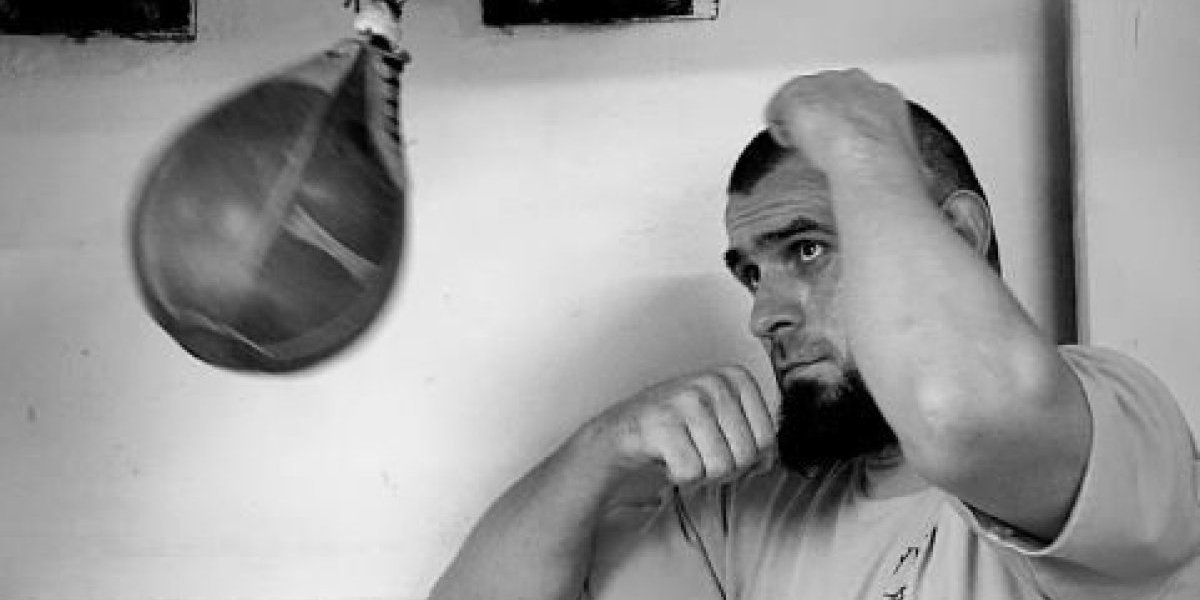 Brutalno ubijen ruski bokser: Nožem mu prerezali vrat, jezive scene na železničkoj stanici (FOTO)