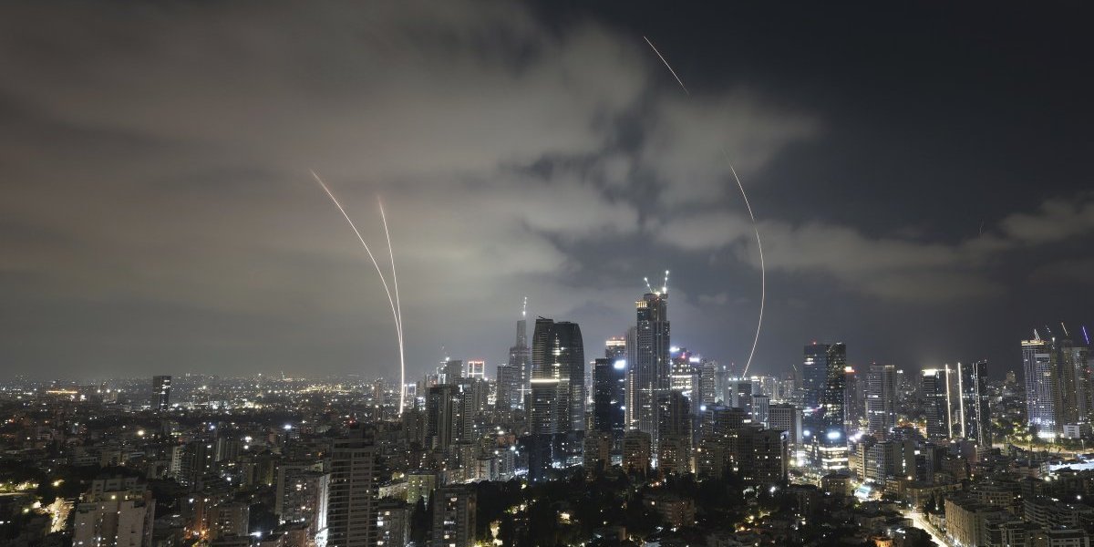 Izrael ovo neće oprostiti: Jeziv prizor iz Tel Aviva nakon noćašnjeg napada Irana (FOTO/VIDEO)