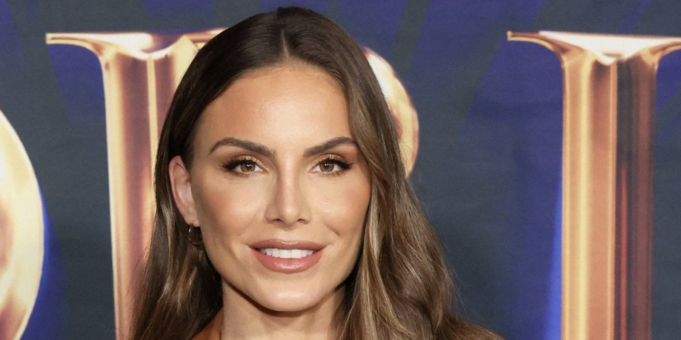 Ninina treća smena: Propala glumica Nina Seničar rame uz rame sa blokaderima (FOTO)