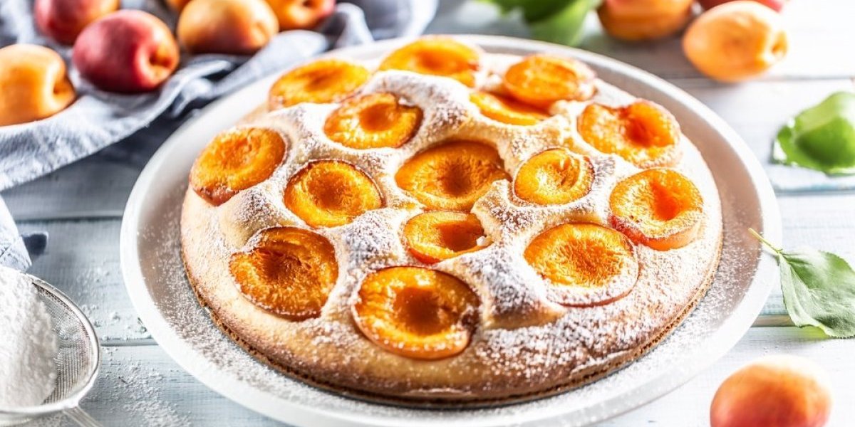 Bakin kolač sa kajsijama: Starinski recept kada je kuća mirisala na vanilu i pečeni griz