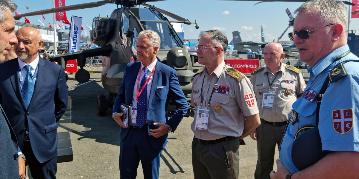 Ministarstvo odbrane Srbije u Parizu