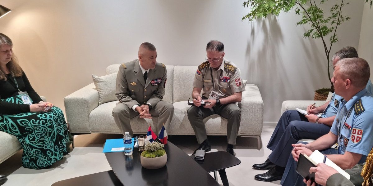 Pripadnici Ministarstva odbrane u Parizu