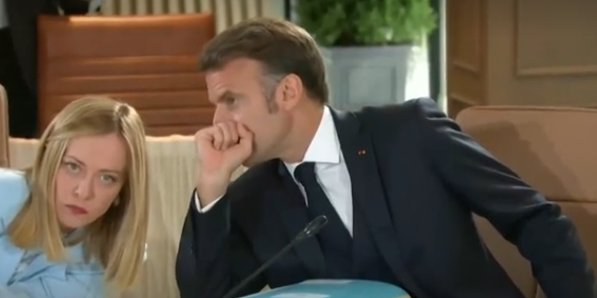 (VIDEO) Hit! Pogledajte šta je Meloni uradila kad joj se Makron obratio: Ovaj potez govori više od 1000 reči