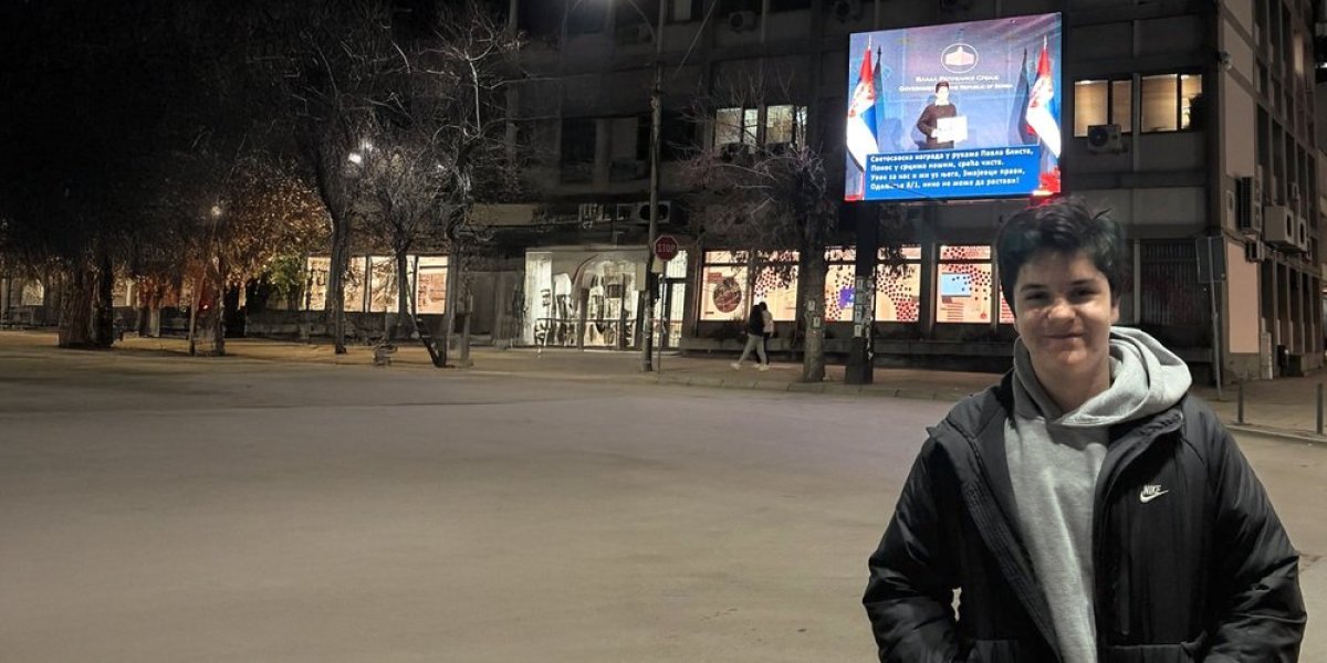 Pavle osvanuo na bilbordu, on je ponos Vranja! U borbi za odlazak na Naučnu olimpijadu najveće prizanje dobio od drugova iz razreda!