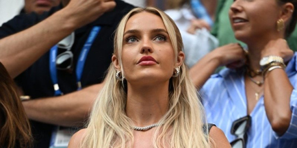 Najvatrenija žena tenisera šokirala - Svi se pitaju šta se dogodilo lepoj plavuši