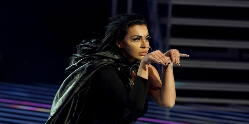 Monstruozno - Bivšu rijaliti učesnicu živu sahranili, objavili čak i umrlicu (FOTO)