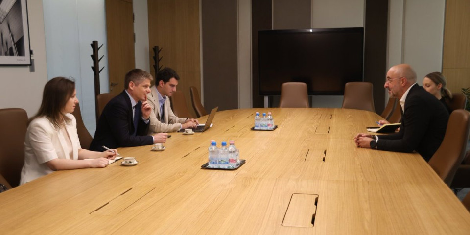 Gujon razgovarao sa Orbanovim PR: Srbija i Mađarska mogu zajedno raditi na unapređenju tehnika digitalne komunikacije