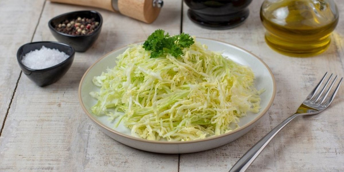 Kupus salata meka i ukusna kao iz restorana: Vrhunski kuvari imaju trik koji mnoge domaćice ne znaju