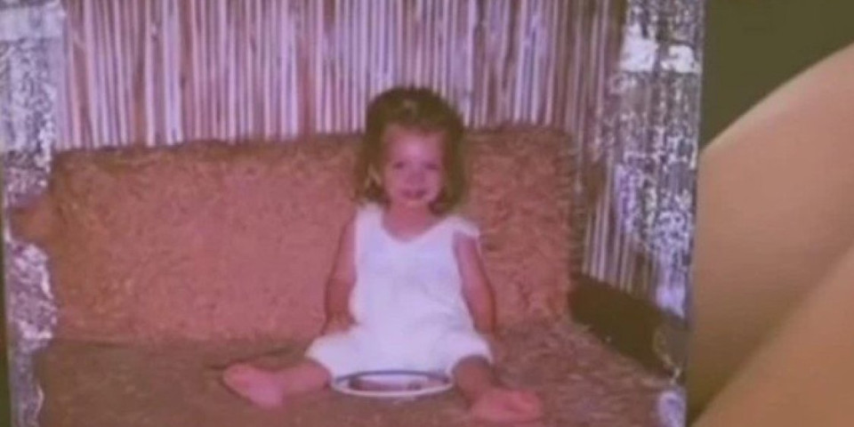 Danas puni klubove i izgleda kao tempirana bomba - Da li prepoznajete pevačicu sa fotografije?