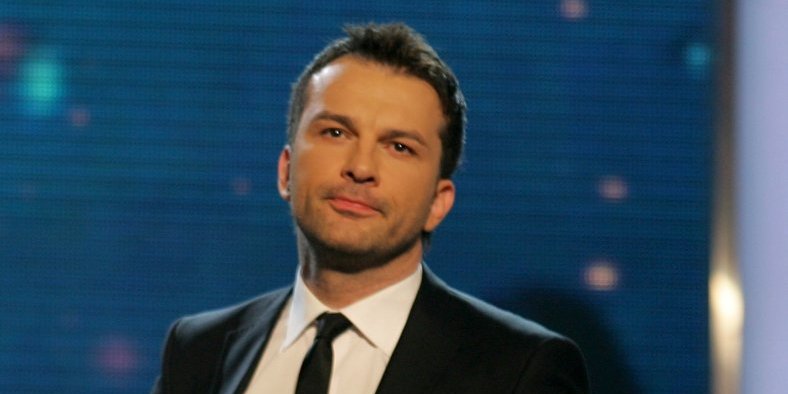 Ubila ga kao vola u kupusu: Pevača isprebijala bivša žena