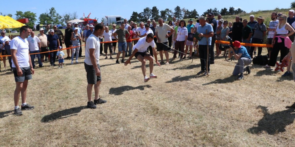 Smeh, suze i sećanje na zavičaj:  Četvrt veka druženja u Bukovcu