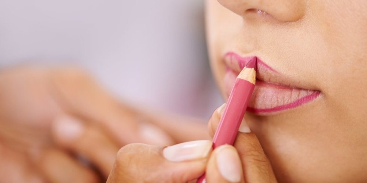 Novi Tiktok trend šokira: Stručnjaci upozoravaju - ova zamena za olovku za usne nije zdrava (VIDEO)