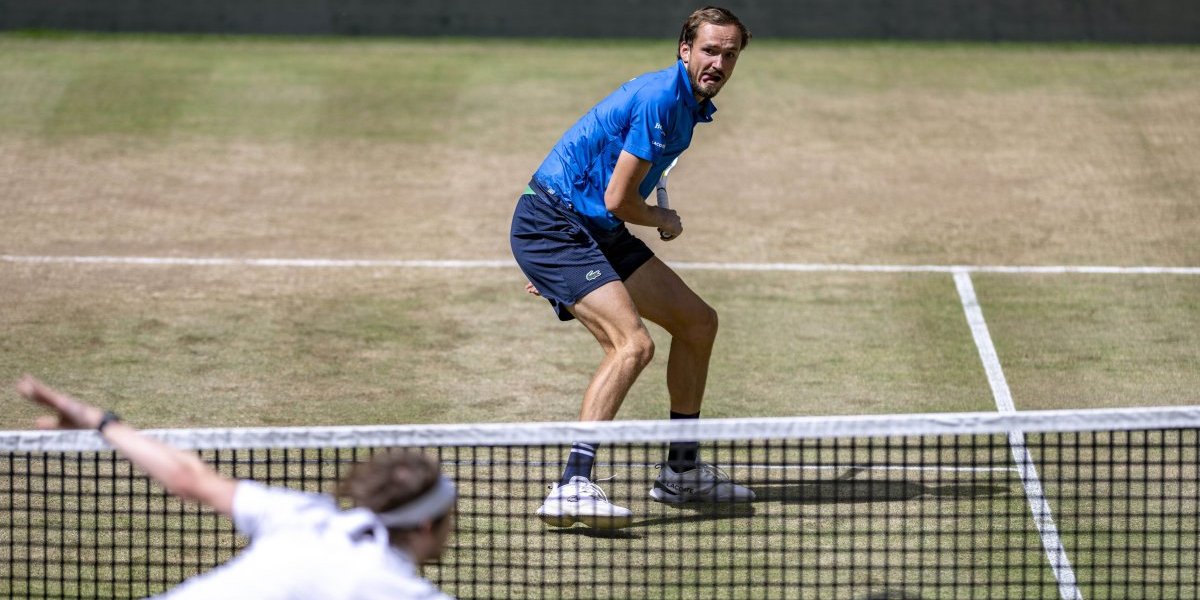 Hale ima novog-starog vladara: Medvedev ponovo ostao bez titule (VIDEO)