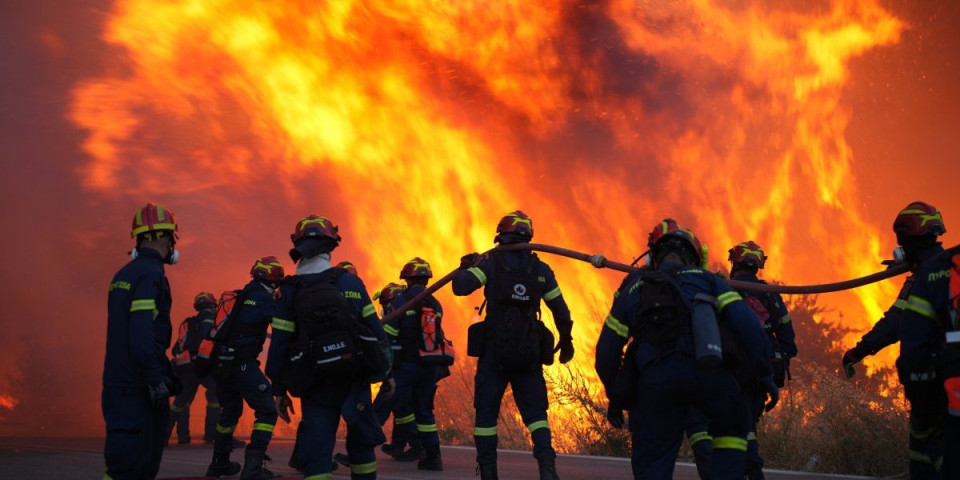 Srbi, bežite dok možete: Hitna evakuacija od požara u Grčkoj - Evo koja plaža je na udaru