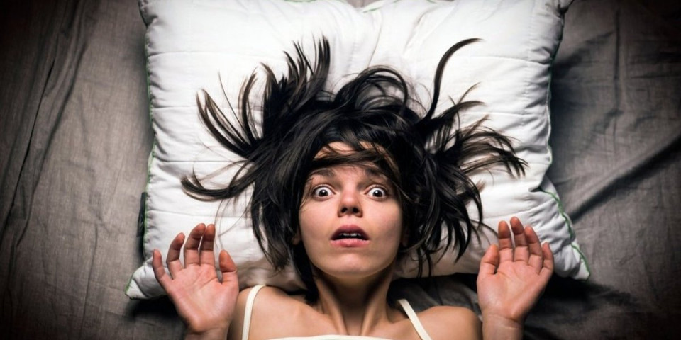 Osećaj padanja pred san nije slučajan: Ovo je pravi uzrok noćnog trzaja