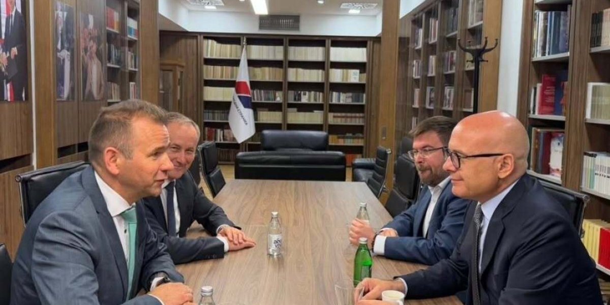 Vučević se sastao sa Orbanovim izaslanikom: Mađarska je iskreni prijatelj Srbije i imamo izuzetne bratske odnose (FOTO)