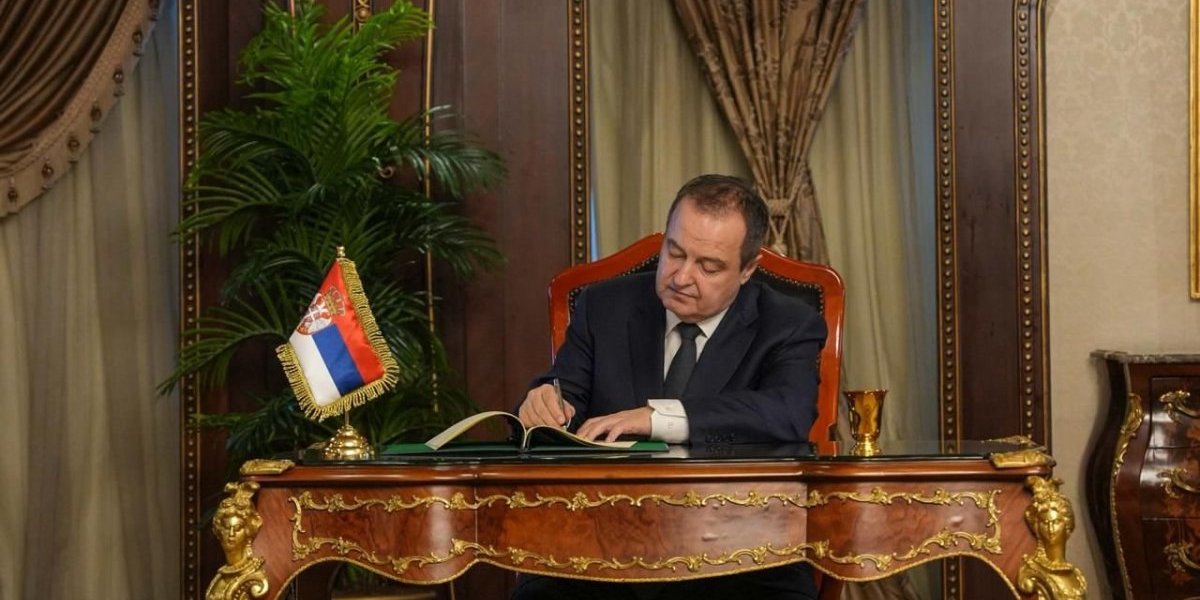 "Noćas je u Užicu povređen jedan žandarm" - Hitno se oglasio Dačić