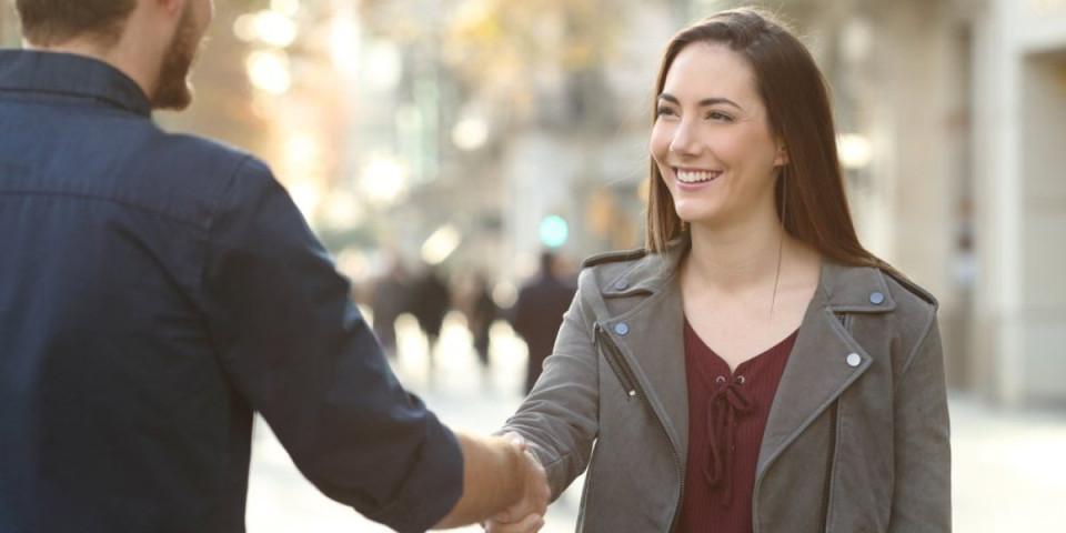 Niste zaboravni: Evo zašto mozak namerno briše ime osobe koju ste tek upoznali