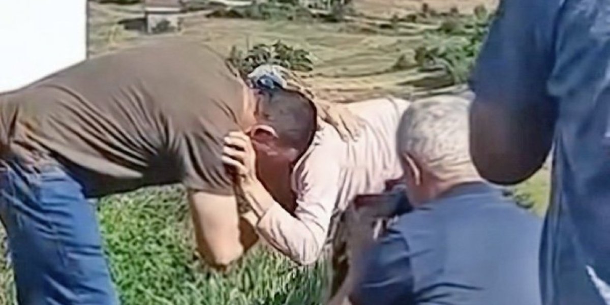 Sina nije videla 40 godina, a onda se pojavio na vratima: Zbog ovog prizora plače cela Srbija (VIDEO)