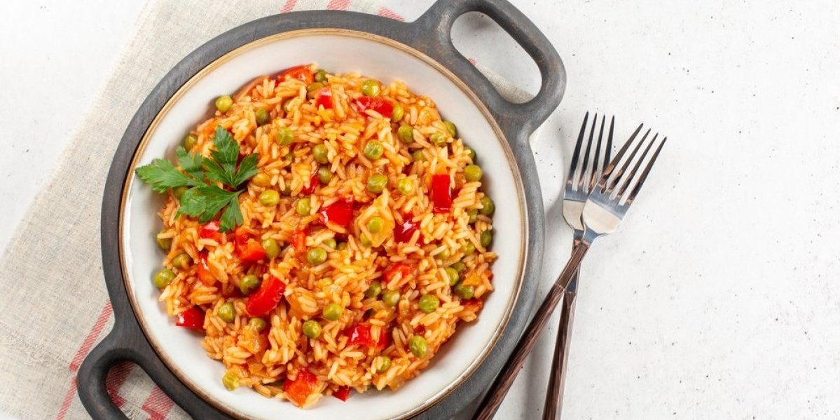 Paprikaš sa pirinčem i povrćem za celu porodicu: Savršen ručak za manje od 500 dinara