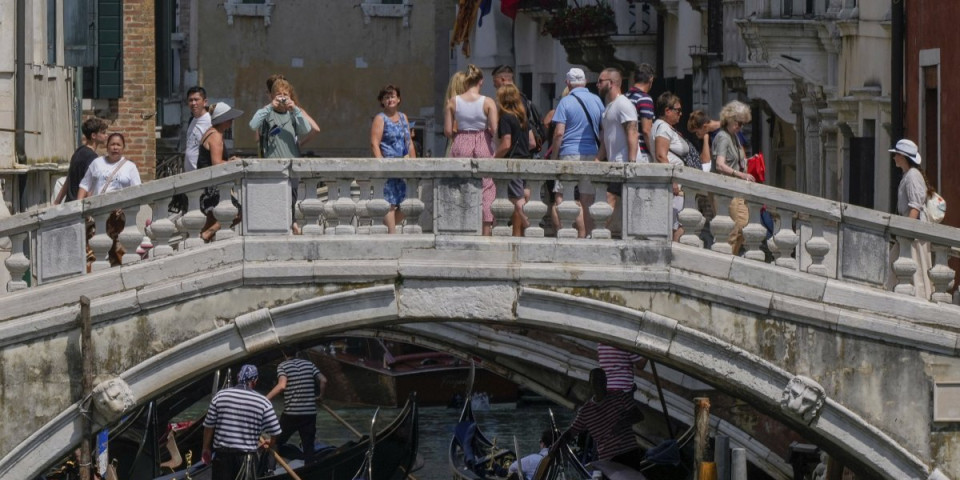Italijani udarili na turiste: Ulaz u Veneciju 100 evra?!
