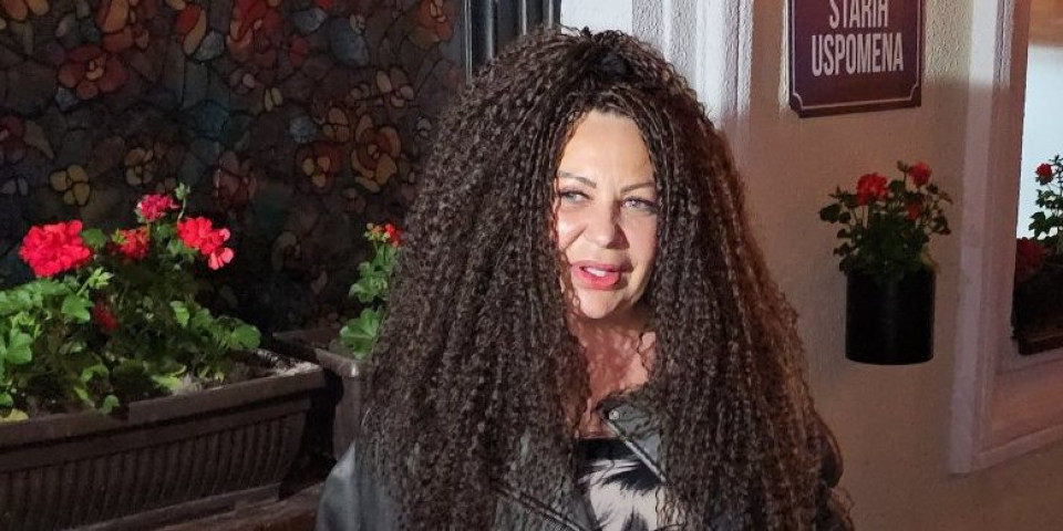 Stoja promenila lični opis - Evo kako pevačica sada izgleda (FOTO)