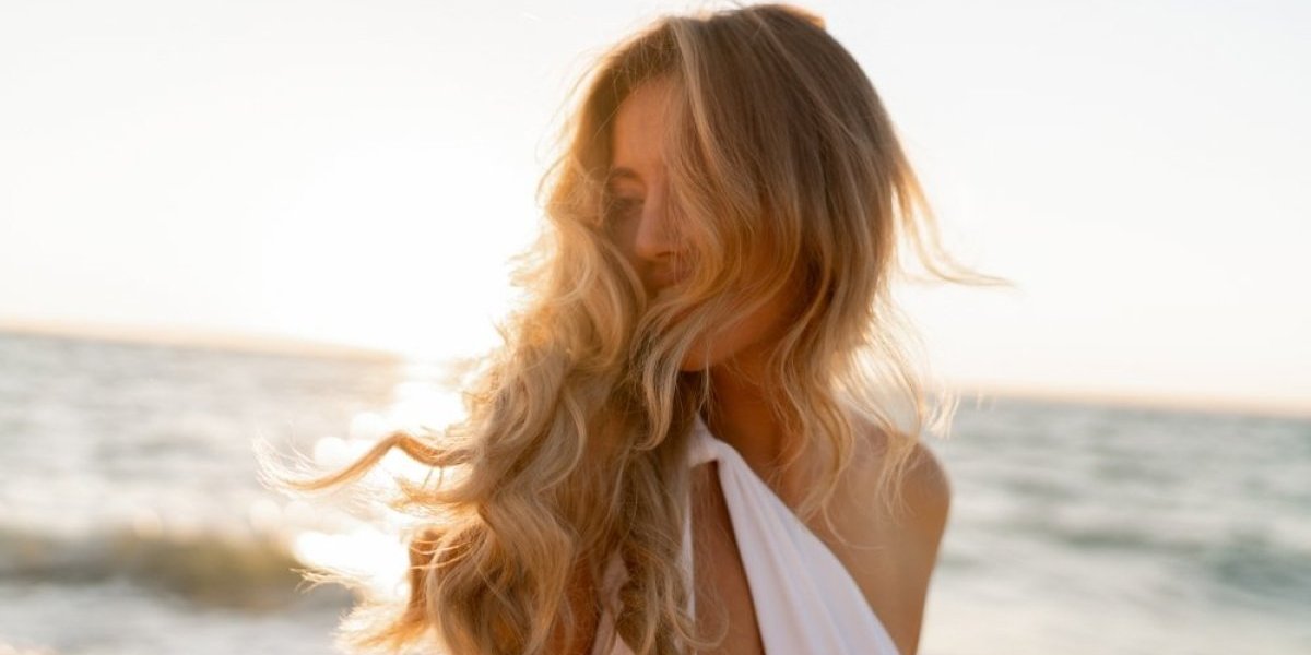 Talasi u kosi koji zavode: Napravite frizuru koja mami dodire (FOTO)