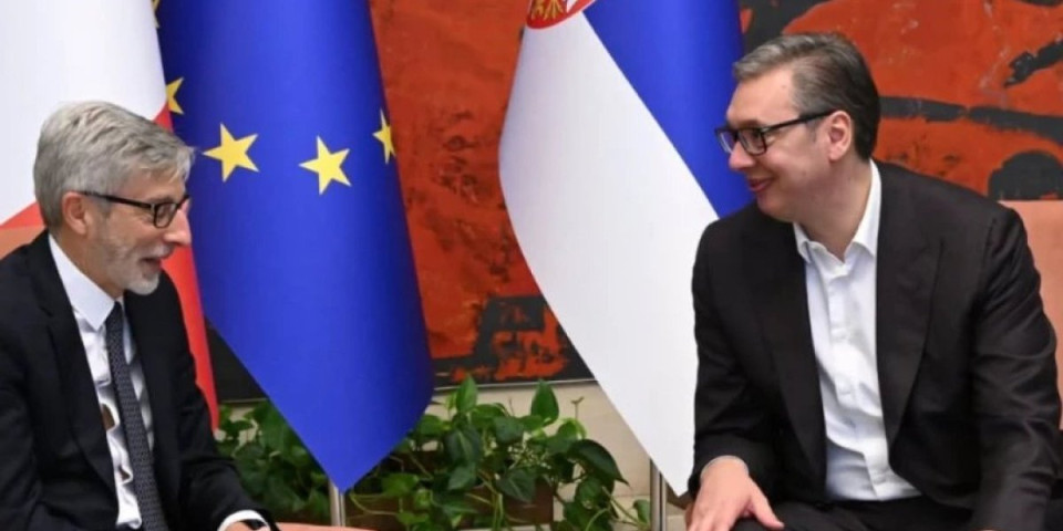 Vučić primio ambasadora Francuske u oproštajnu posetu (FOTO)