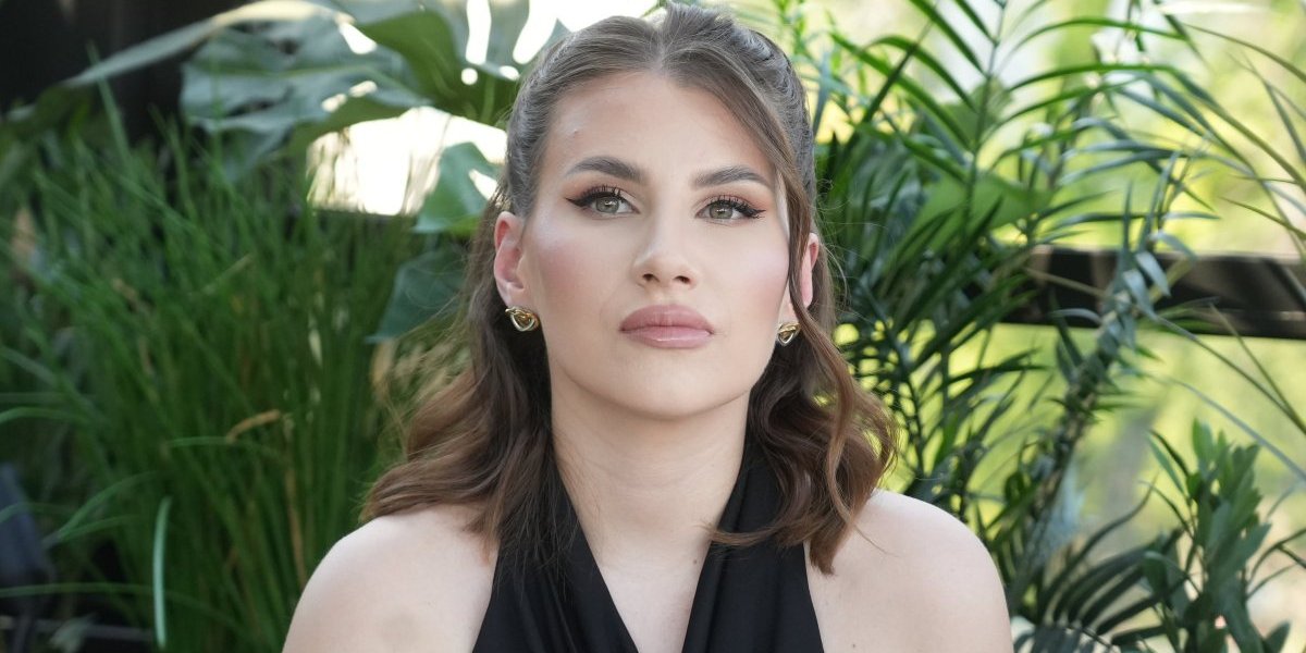 "Ljudi su me pljuvali": Pevačica se godinama kaje zbog jedne greške