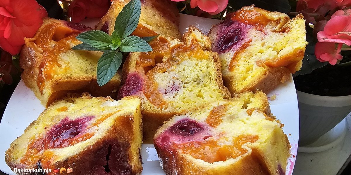 Kuglof sa kajsijama i višnjama - Letnja poslastica koja se topi u ustima (VIDEO)