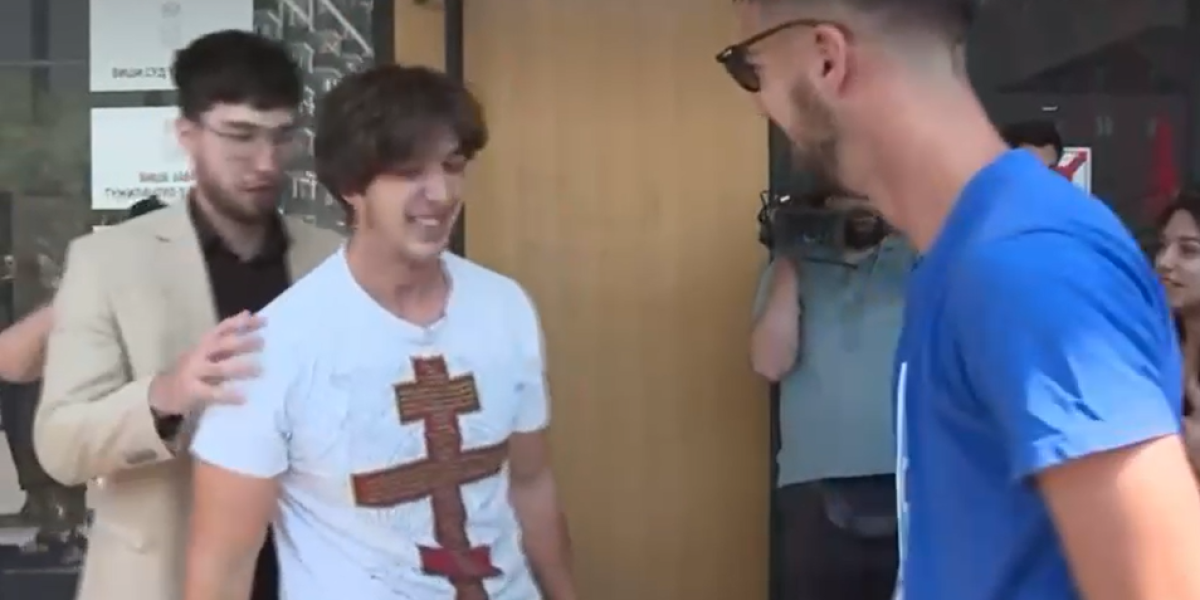 Osoba koja je branila Luki Laloševiću da uđe na svoj fakultet FPN je terorista Stefan Tomić, koji je juče uhapšen! On uopšte nije student FPN-a! (VIDEO)