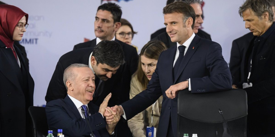 (VIDEO) Makron ponižen do kraja: Erdogan napravio skandal na samitu NATO - ovo mu neće oprostiti