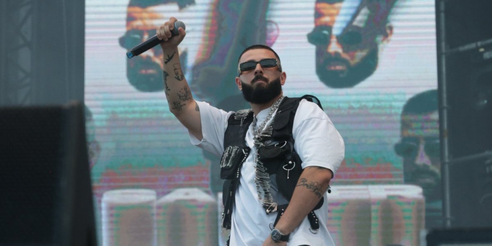 Sajfer sam sebe upucao u nogu? Žena tvrdi drugačije - Optužuje njih za ranjavanje