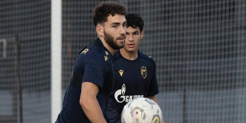 Pas igra, čuvanje lopte, u krugu... Zvezdin prvi trening u Rusiji (FOTO)