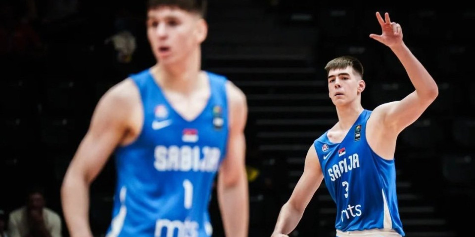 Bolno prizemljenje "orlića"... Mali naneo poraz Srbiji na startu SP