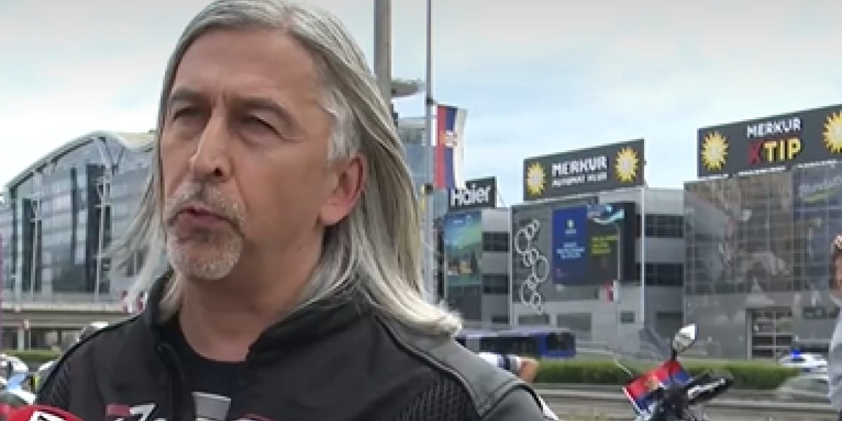 Pokazaćemo im da nas je više: Bajker iz Obrenovca pruža podršku studentima koji žele da uče (VIDEO)