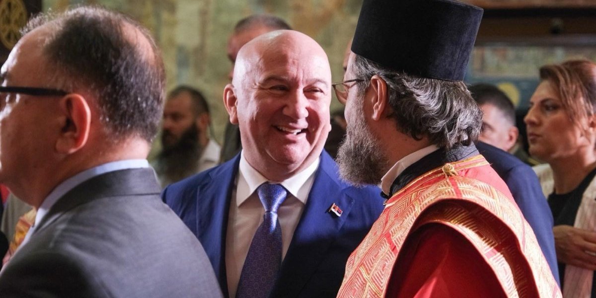 Ministar Nenad Popović