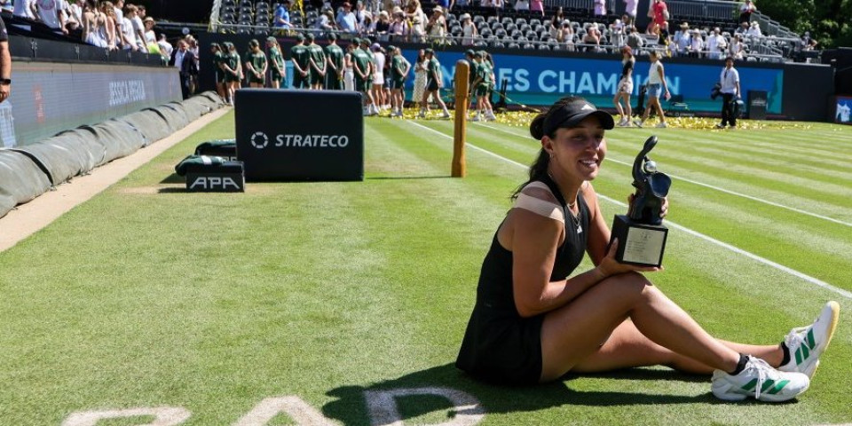 Pegula razbila Poljakinju: Amerikanka uzela trofej i brdo love (FOTO)