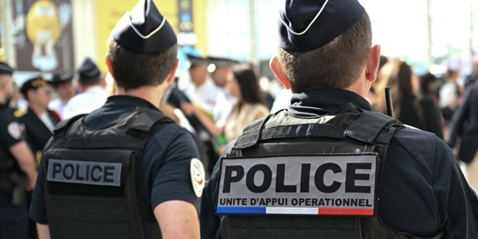 Bizarno - Dvojica policajaca optužena za silovanje: Tvrde da je žena pristala na odnose