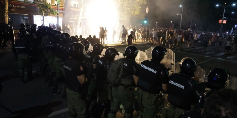 Blokaderi iz Pazara prave haos u Beogradu: Sramne scene na Vidovdan (VIDEO)