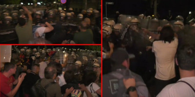 Blokaderi su na današnjem protestu u Beogradu pokazali svoje pravo lice kada je nekoliko stotina ekstremista krenulo u pravcu Pionirskog parka, odlučna da se obračuna sa pristalicama vlasti okupljenim ispred Narodne skupštine!