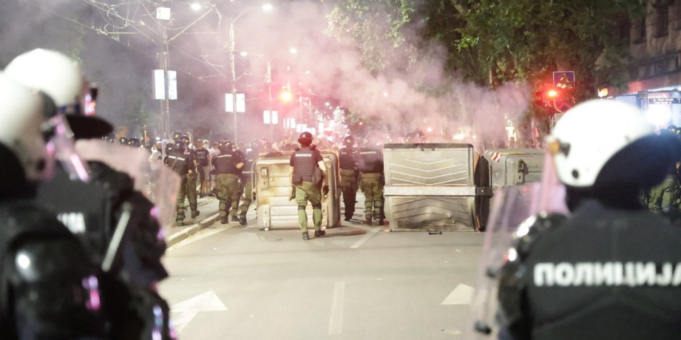 Hitno saopštenje MUP-a o nasilju blokadera: Policija u toku noći uklonila sve blokade, saobraćaj normalno funkcioniše