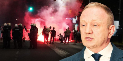 Dragan Đilas, lider SSP-a i glavni mrzitelj svega što ima veze sa Srbijom, okarakterisao je sinoćnji nasilni protest blokadera kao "dostojanstven i miran".