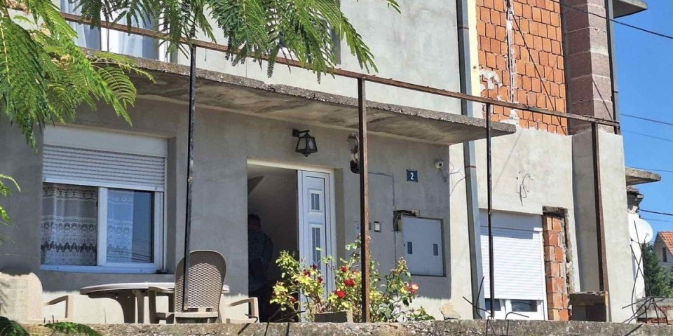 Komšije i dalje u šoku zbog zločinu u Kaluđerici: "Monstrum, ostavio decu bez majke, kada im je najpotrebnija"