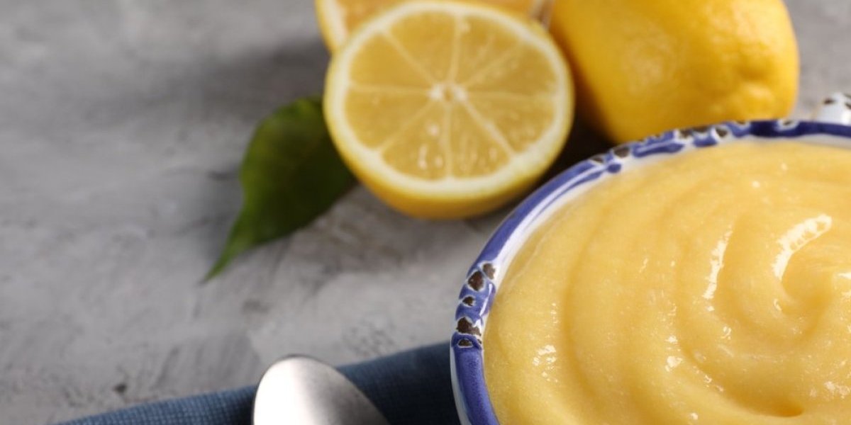 Engleski krem od limuna: Osvežavajuć i lagan letnji dezert (FOTO)